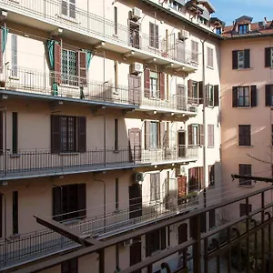 https://white-and-clean-apartment-near-metro-mm1.it-lombardy.com